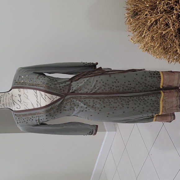 Dress - Picture 2 of 4